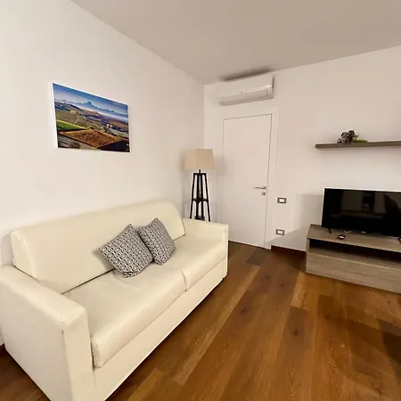 Dimora Rose Apartment Alba (Piedmont)